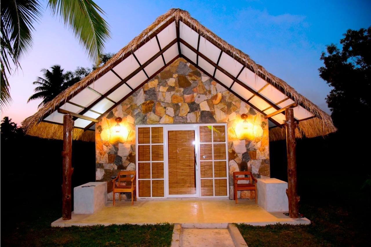 Coco Village Hotel Chilaw Bangadeniya ภายนอก รูปภาพ