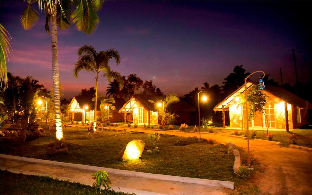 Coco Village Hotel Chilaw Bangadeniya ภายนอก รูปภาพ