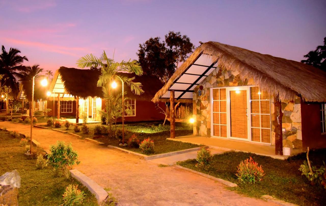 Coco Village Hotel Chilaw Bangadeniya ภายนอก รูปภาพ
