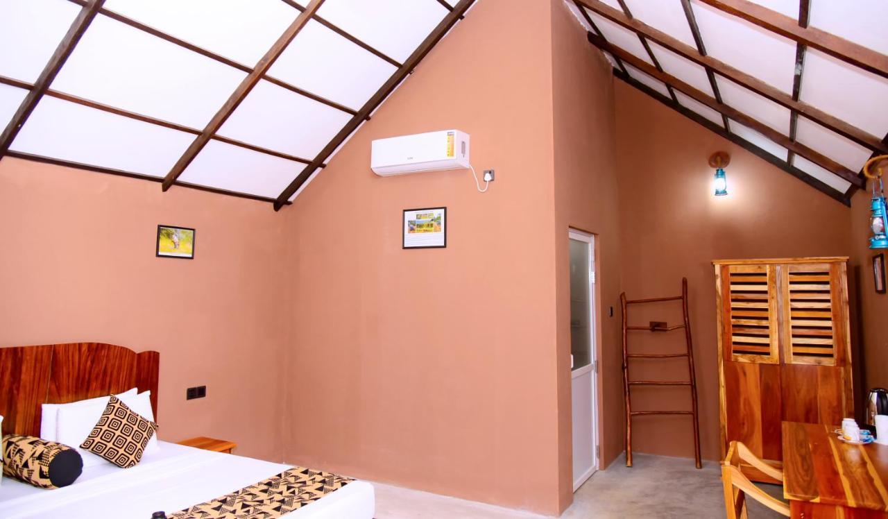 Coco Village Hotel Chilaw Bangadeniya ภายนอก รูปภาพ