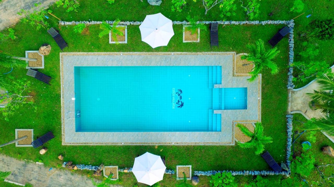 Coco Village Hotel Chilaw Bangadeniya ภายนอก รูปภาพ