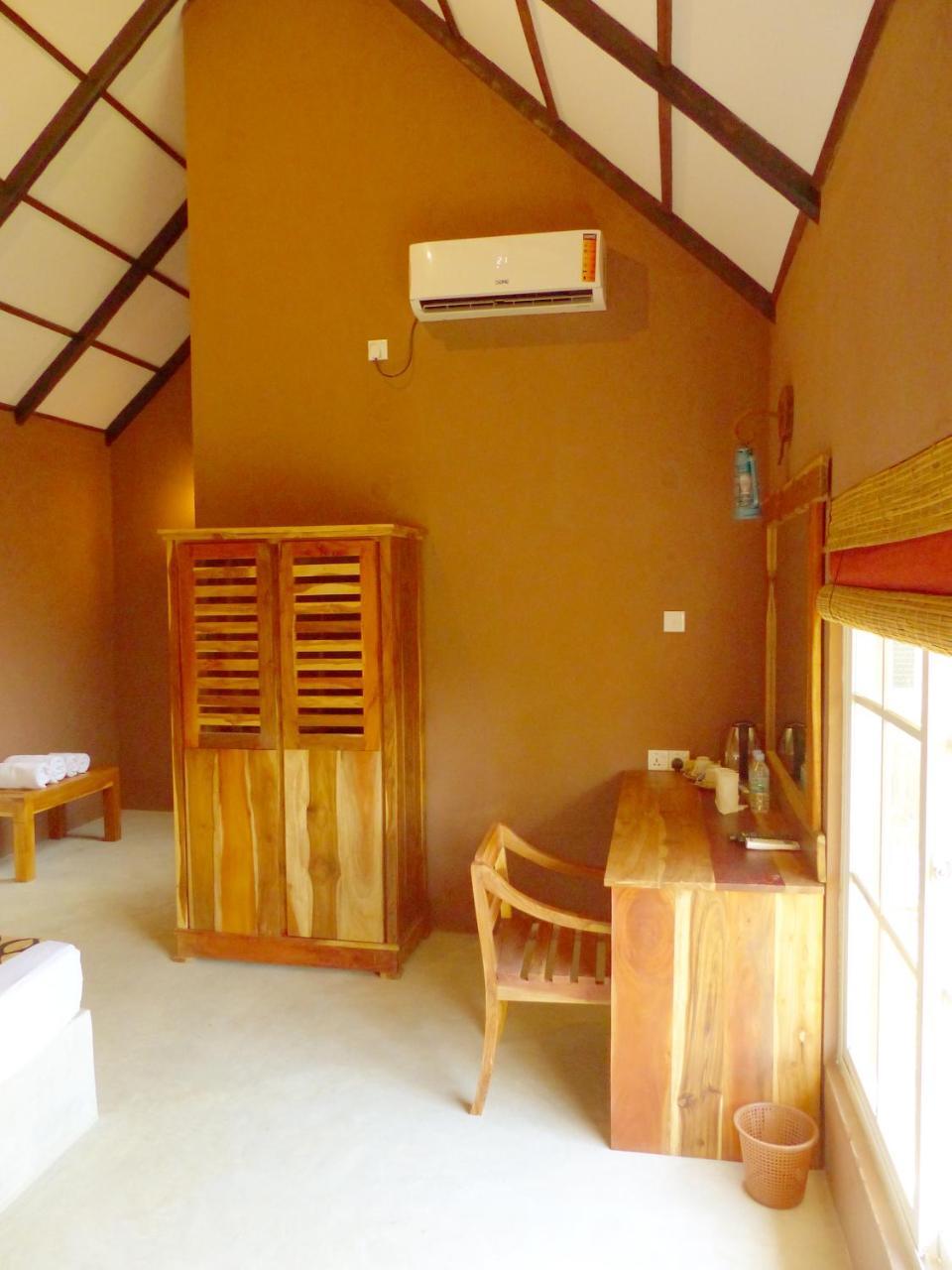Coco Village Hotel Chilaw Bangadeniya ภายนอก รูปภาพ