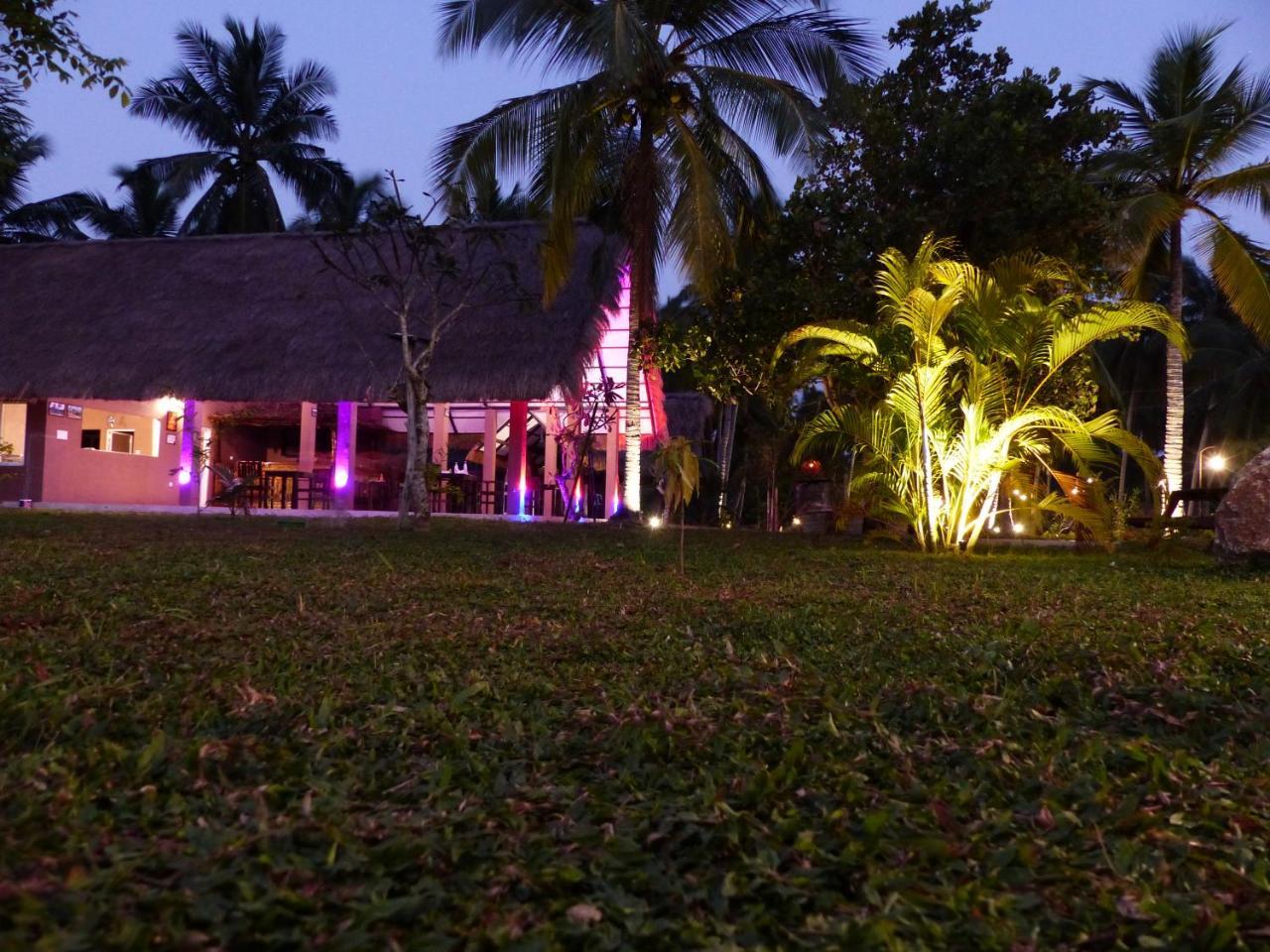Coco Village Hotel Chilaw Bangadeniya ภายนอก รูปภาพ