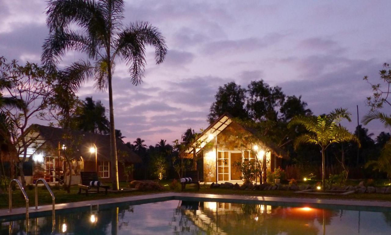 Coco Village Hotel Chilaw Bangadeniya ภายนอก รูปภาพ