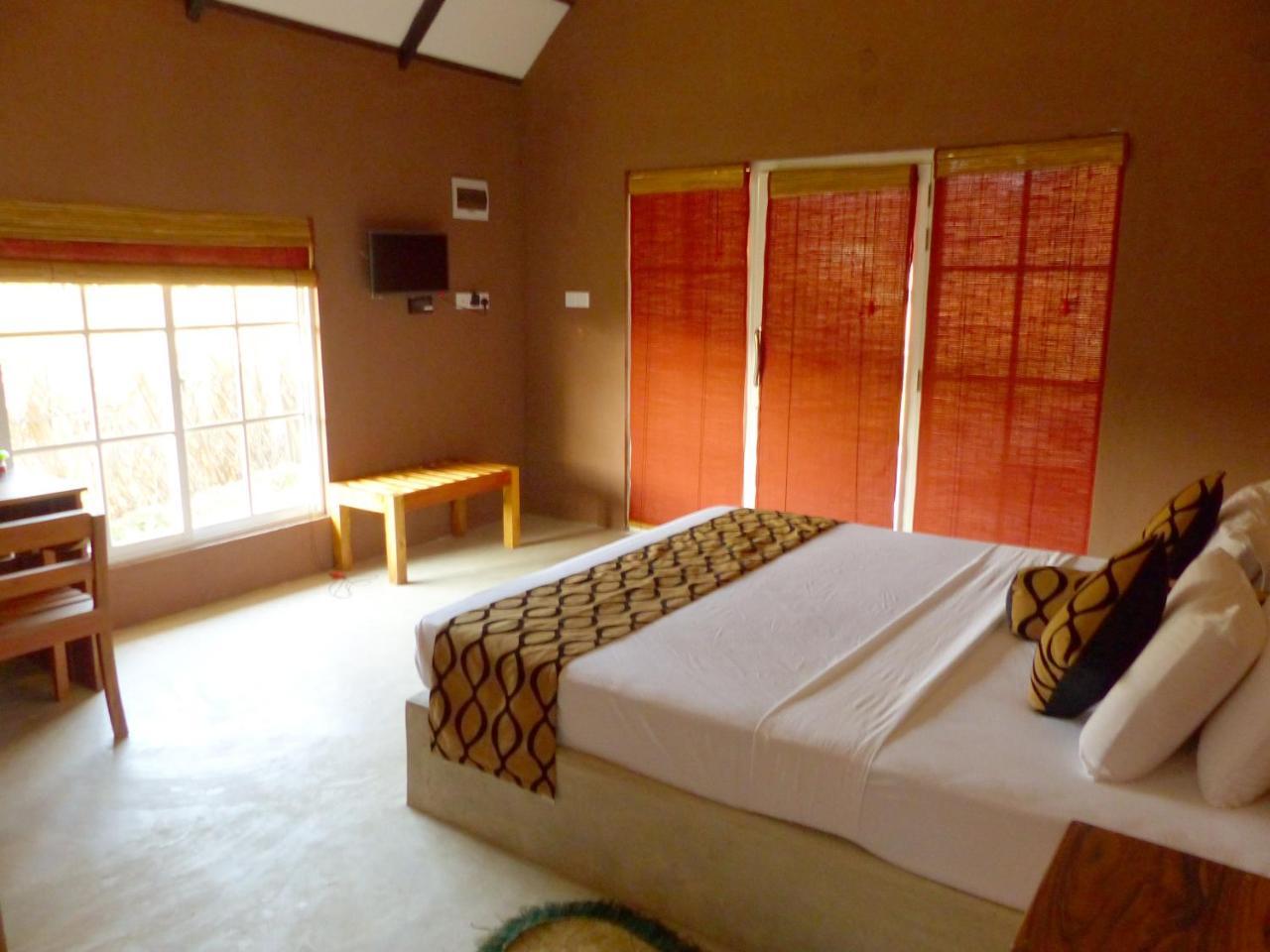 Coco Village Hotel Chilaw Bangadeniya ภายนอก รูปภาพ