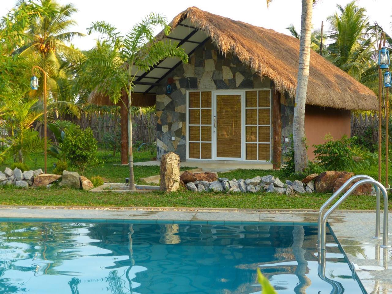 Coco Village Hotel Chilaw Bangadeniya ภายนอก รูปภาพ