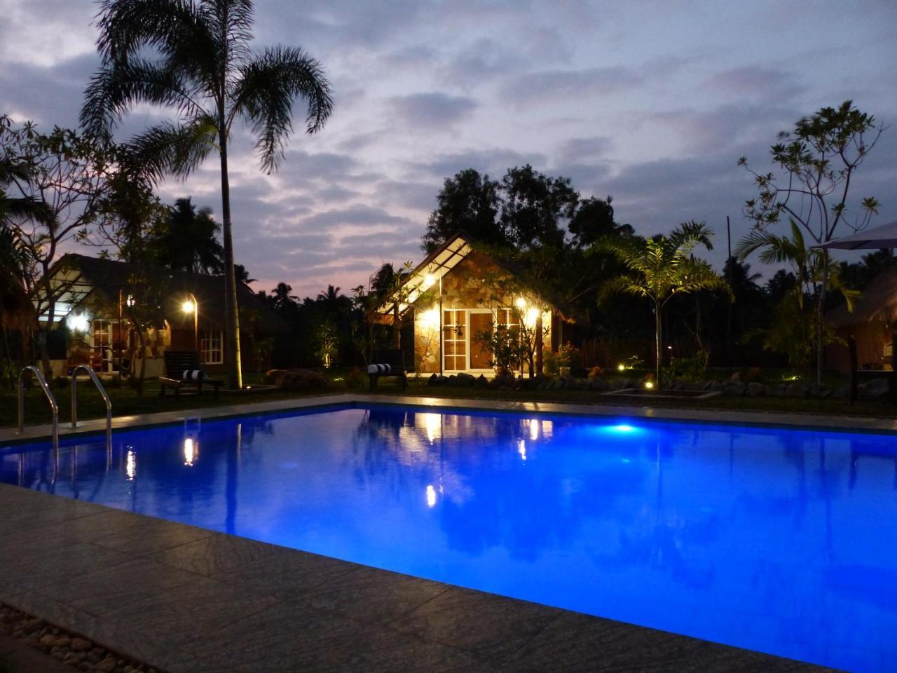 Coco Village Hotel Chilaw Bangadeniya ภายนอก รูปภาพ