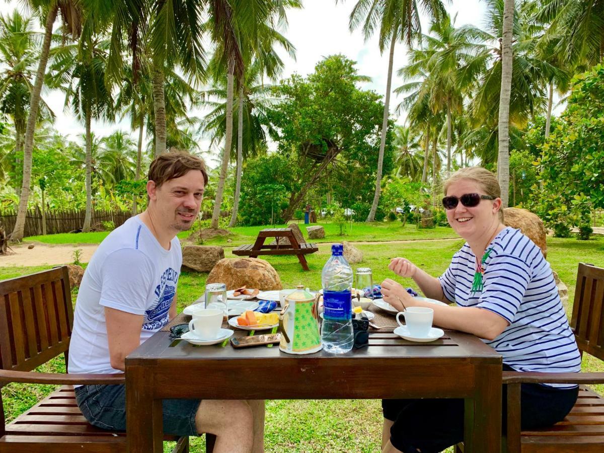 Coco Village Hotel Chilaw Bangadeniya ภายนอก รูปภาพ